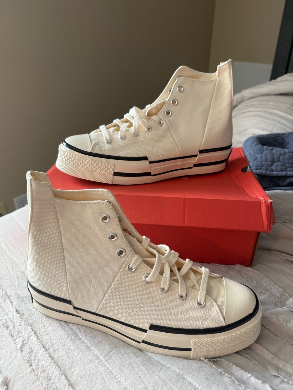 New In Box Converse Chuck 70 Plus High sneakers Egret/Black Mens 10 Womens 12